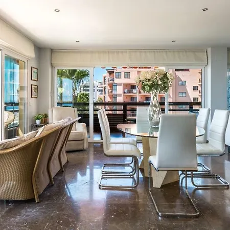 El Remo Deluxe Apartment *